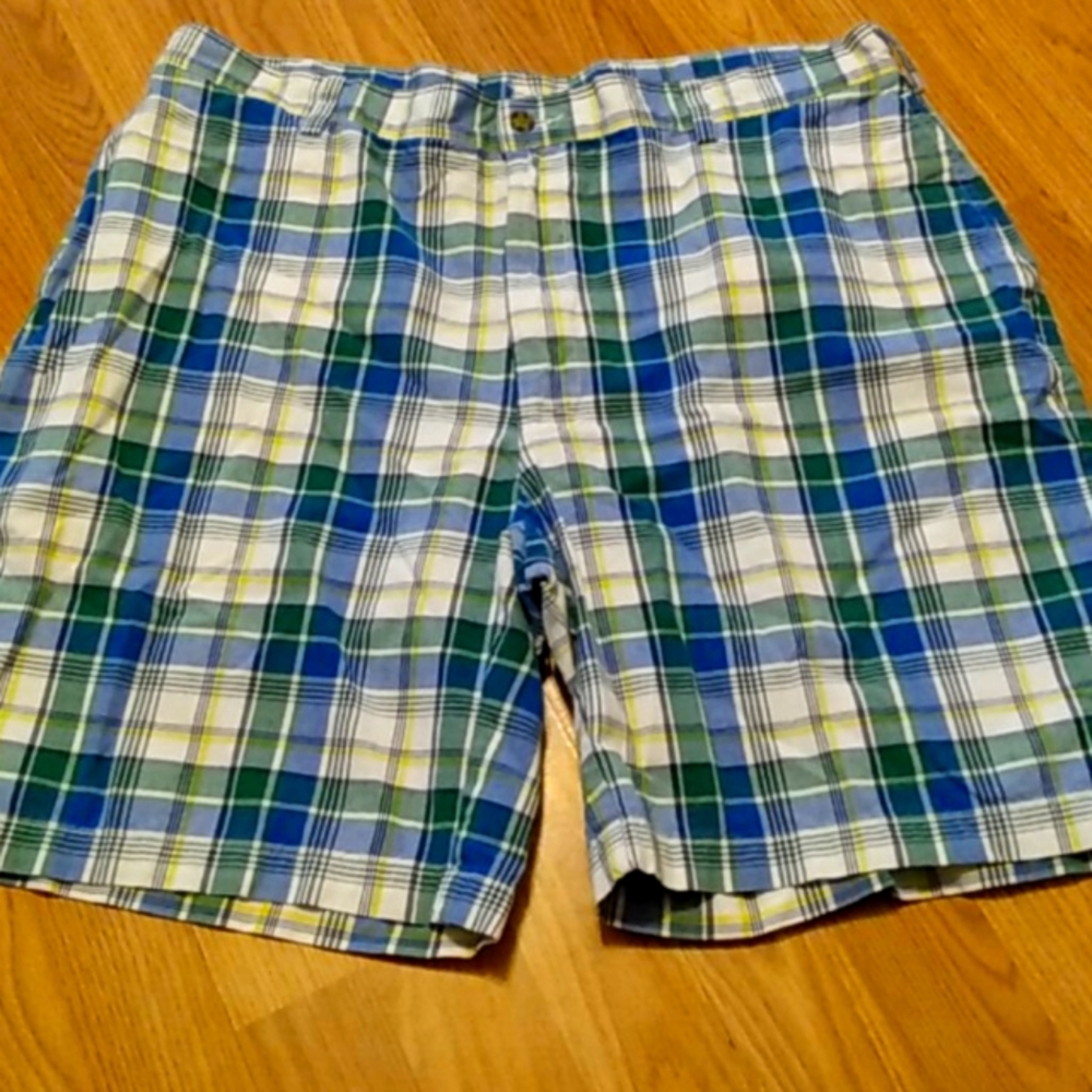 Men's shorts size 40 by jos.A. BANK
